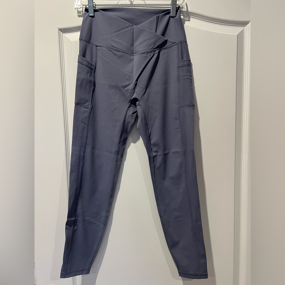 Women’s Creamy Crossover Leggings